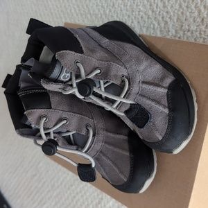 Ugg K Turlock Weather Snow boots size 11